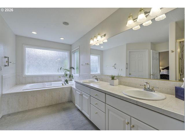 3114 Sw WILBARD St, Portland, OR 97219