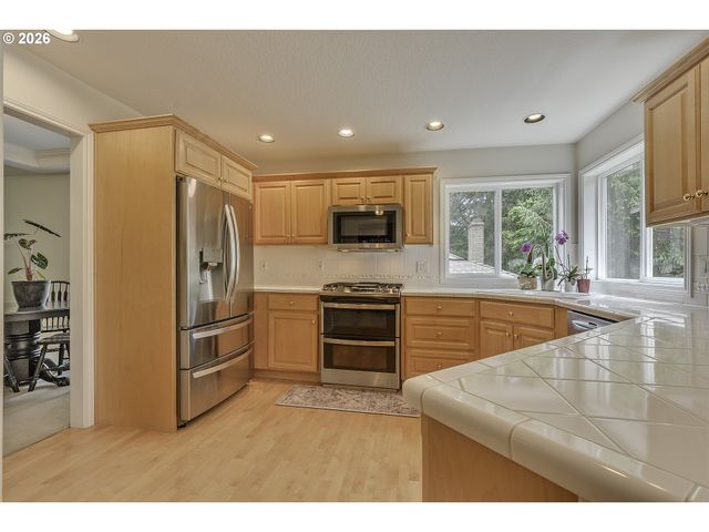 3114 Sw WILBARD St, Portland, OR 97219