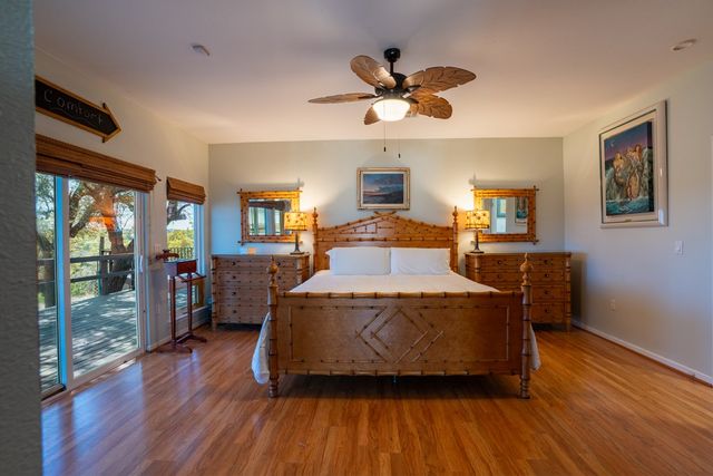 305 Teague Rd, Kerrville, TX 78028