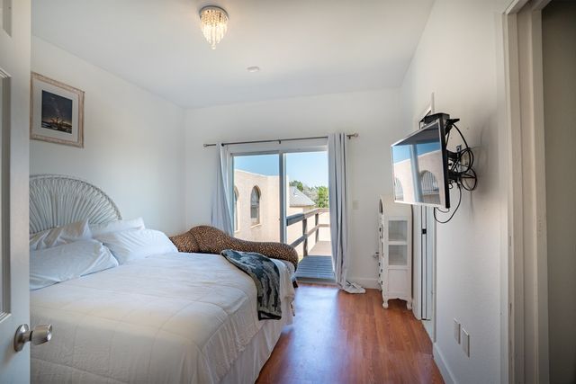 305 Teague Rd, Kerrville, TX 78028