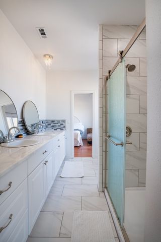 305 Teague Rd, Kerrville, TX 78028