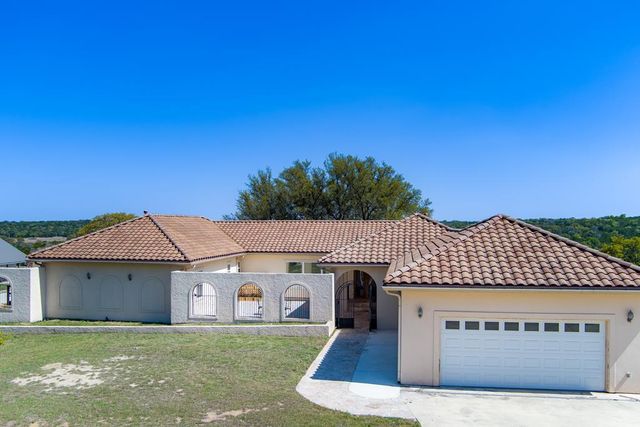 305 Teague Rd, Kerrville, TX 78028