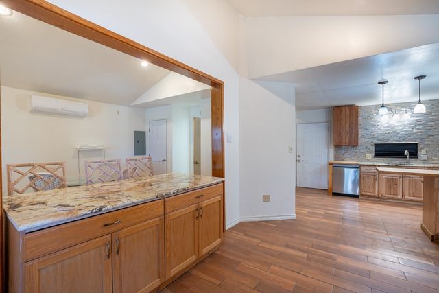 305 Teague Rd, Kerrville, TX 78028