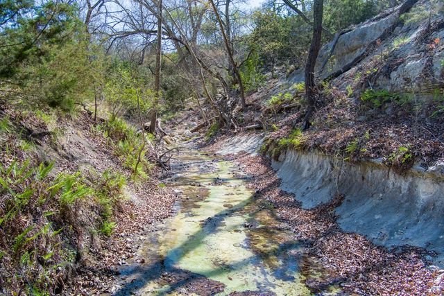 305 Teague Rd, Kerrville, TX 78028