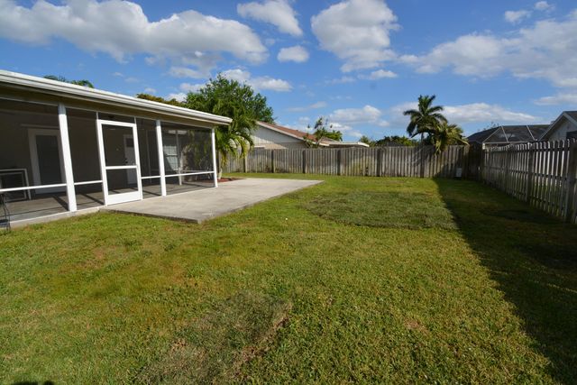 1379 Pinetta Circle, Wellington, FL 33414