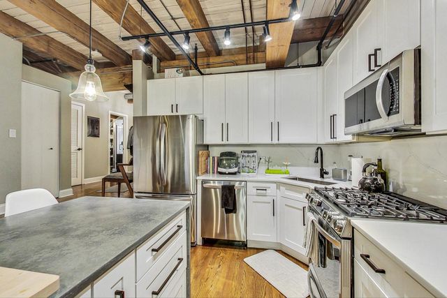 420 W Ontario Street 209, Chicago, IL 60654