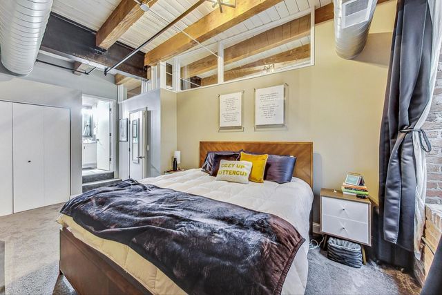 420 W Ontario Street 209, Chicago, IL 60654