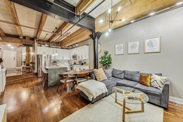 420 W Ontario Street 209, Chicago, IL 60654