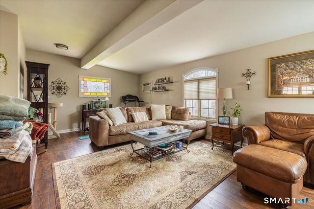 5 Mount Pleasant Road, Newtown, CT 06470