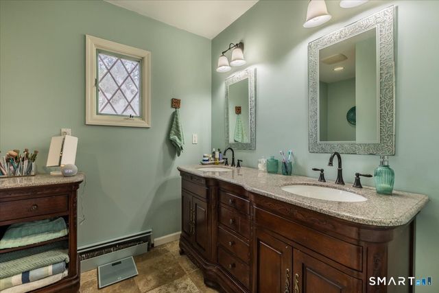 5 Mount Pleasant Road, Newtown, CT 06470