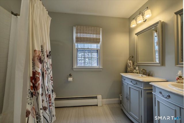 5 Mount Pleasant Road, Newtown, CT 06470