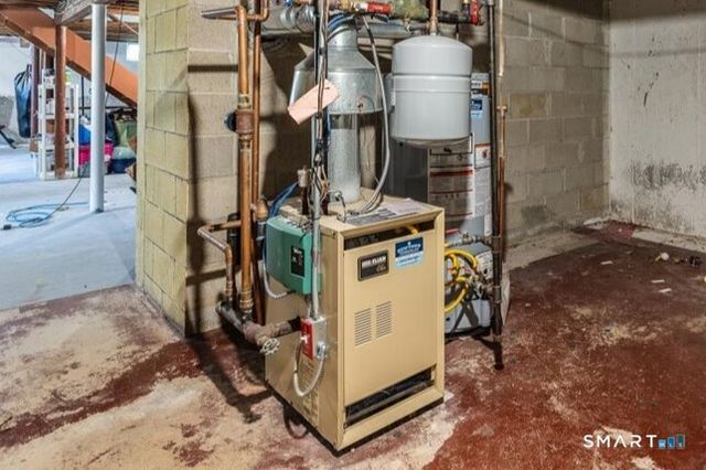 5 Mount Pleasant Road, Newtown, CT 06470