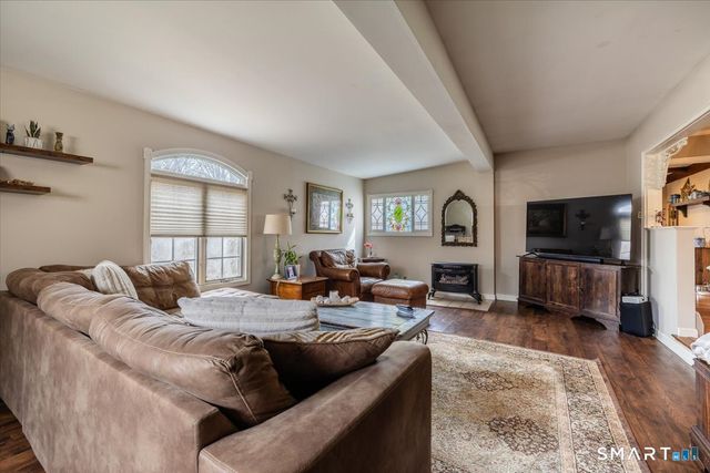 5 Mount Pleasant Road, Newtown, CT 06470