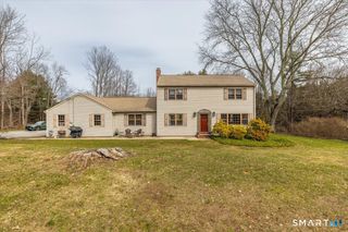 5 Mount Pleasant Road, Newtown, CT 06470