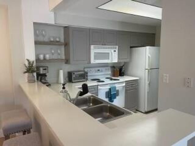 3021 Alcazar Place 202, Palm Beach Gardens, FL 33410