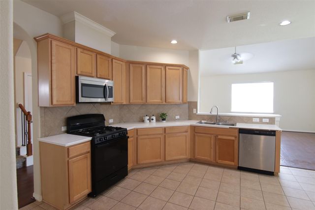 2027 Creek Run Drive, Pearland, TX 77584