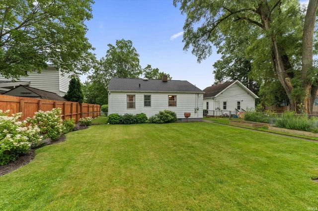 229 N Hawthorne Drive, South Bend, IN 46617