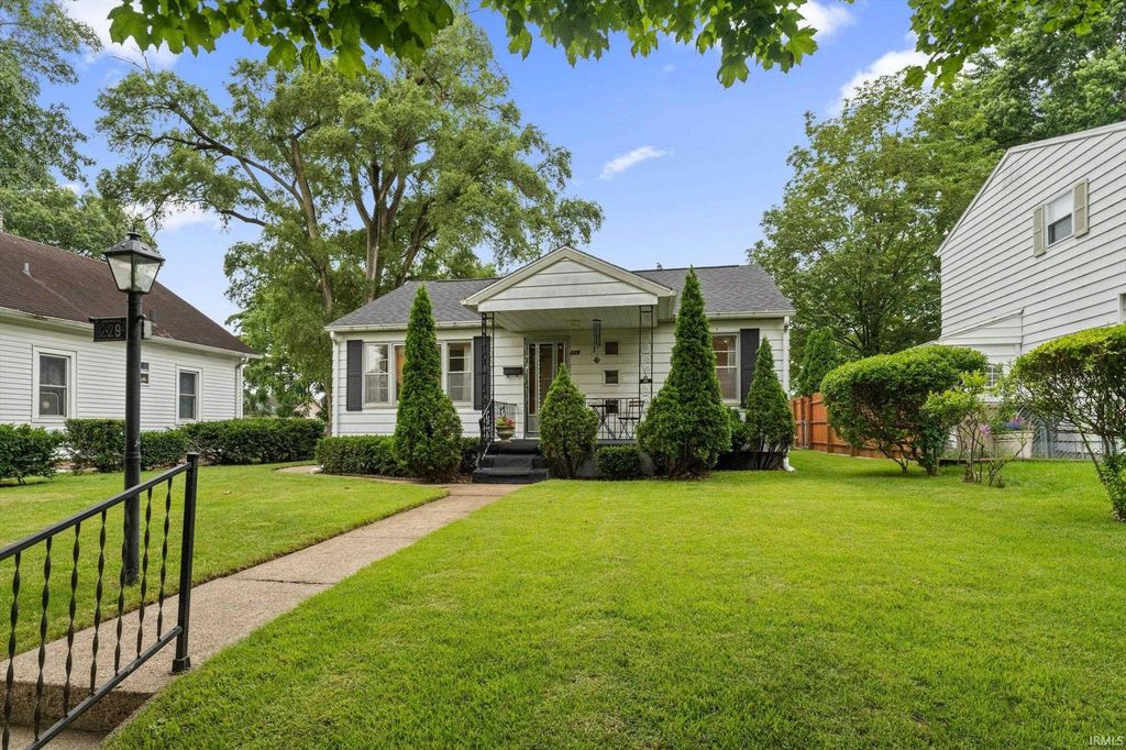 229 N Hawthorne Drive, South Bend, IN 46617