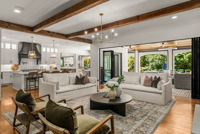 7223 Shagbark Ln, College Grove, TN 37046