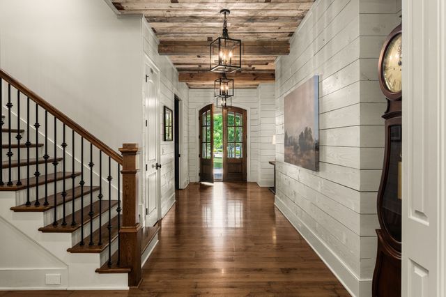 7223 Shagbark Ln, College Grove, TN 37046