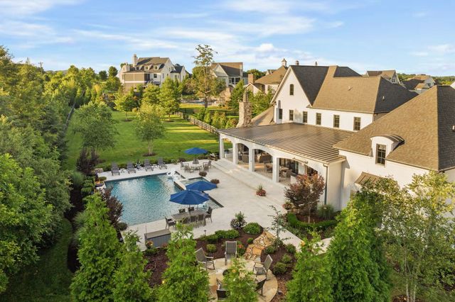 7223 Shagbark Ln, College Grove, TN 37046