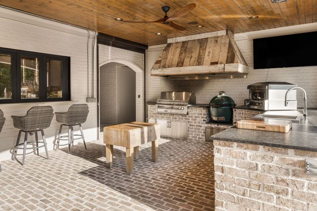 7223 Shagbark Ln, College Grove, TN 37046