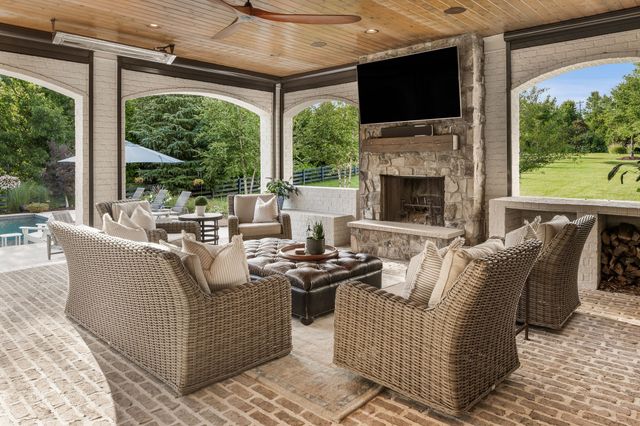 7223 Shagbark Ln, College Grove, TN 37046