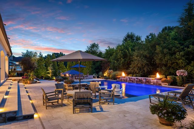 7223 Shagbark Ln, College Grove, TN 37046