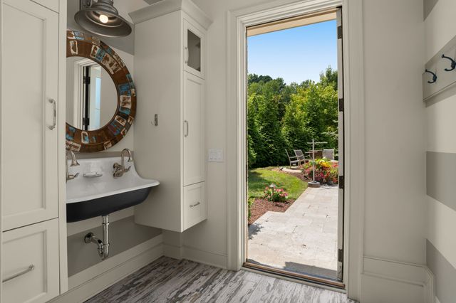 7223 Shagbark Ln, College Grove, TN 37046