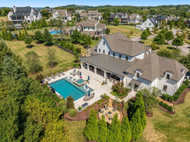 7223 Shagbark Ln, College Grove, TN 37046