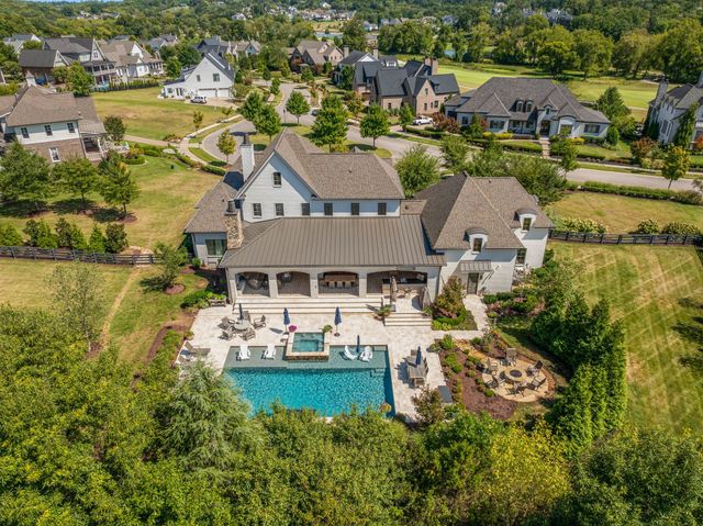 7223 Shagbark Ln, College Grove, TN 37046