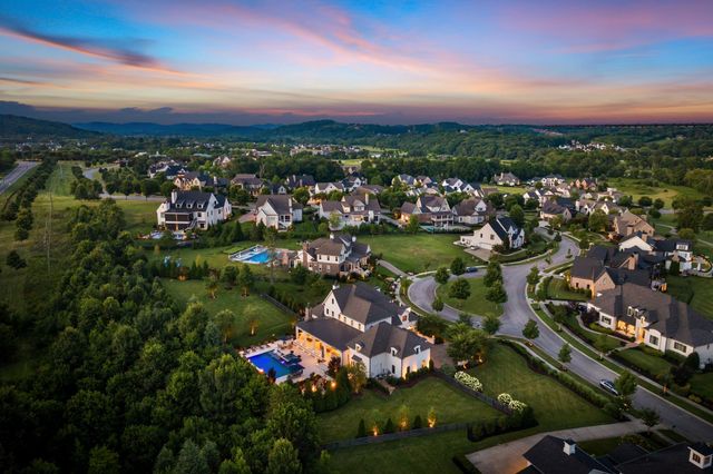 7223 Shagbark Ln, College Grove, TN 37046