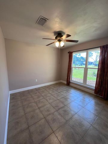 540 E Timberlake Drive, Mary Esther, FL 32569