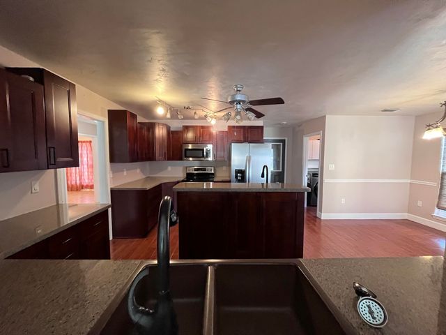 540 E Timberlake Drive, Mary Esther, FL 32569