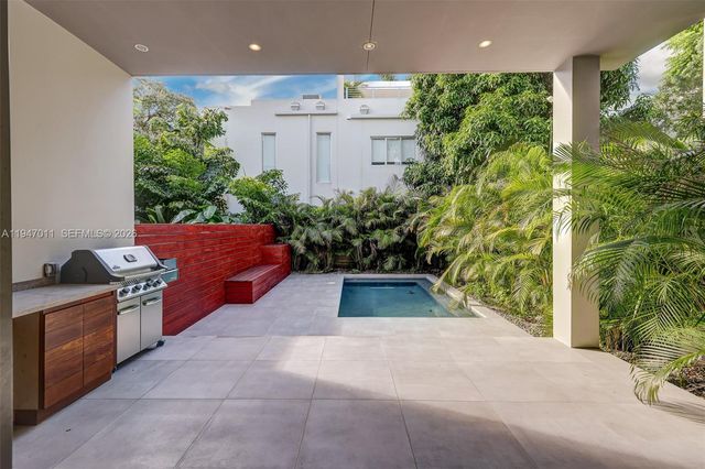 2980 Coconut Ave, Miami, FL 33133