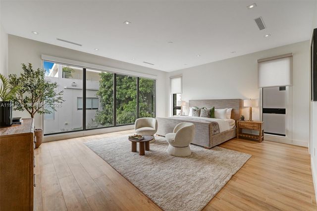 2980 Coconut Ave, Miami, FL 33133