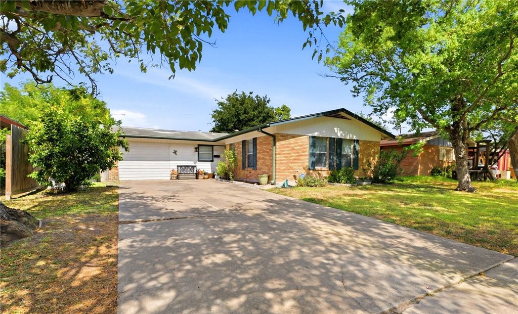 4014 Bradford Dr, Corpus Christi, TX 78411 — photo 2