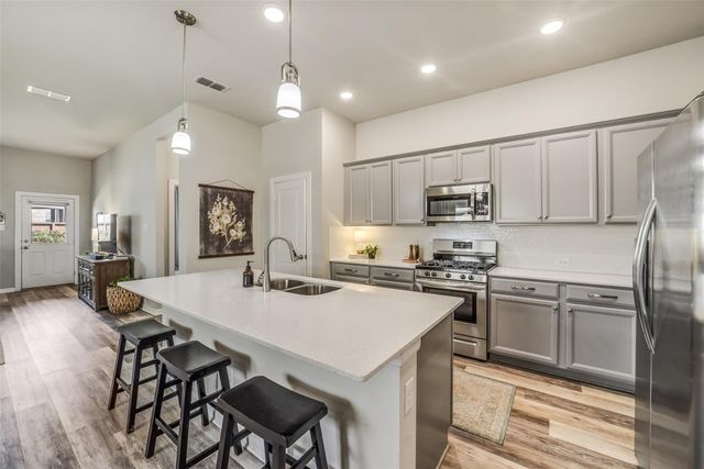 10047 Napier Drive, Iowa Colony, TX 77583