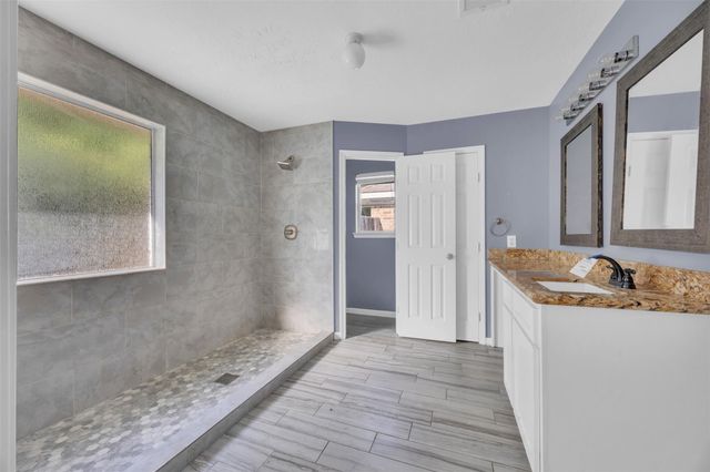 10514 Lauren Creek Drive, Baytown, TX 77523