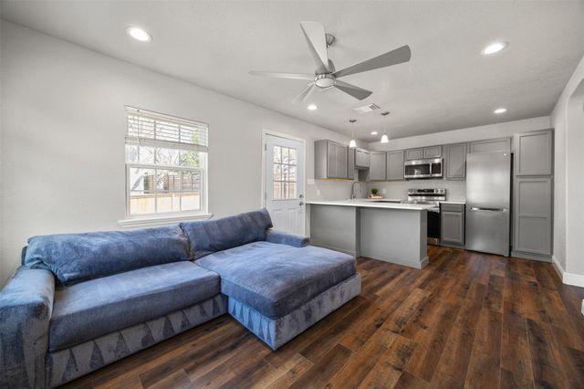 1607 Mayfield DR, Round Rock, TX 78681