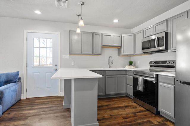 1607 Mayfield DR, Round Rock, TX 78681