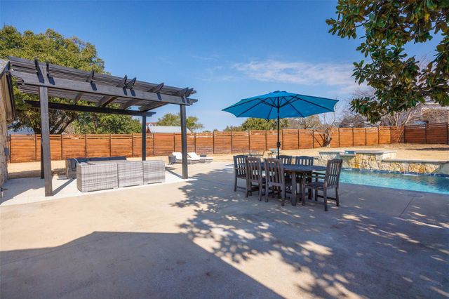 1607 Mayfield DR, Round Rock, TX 78681