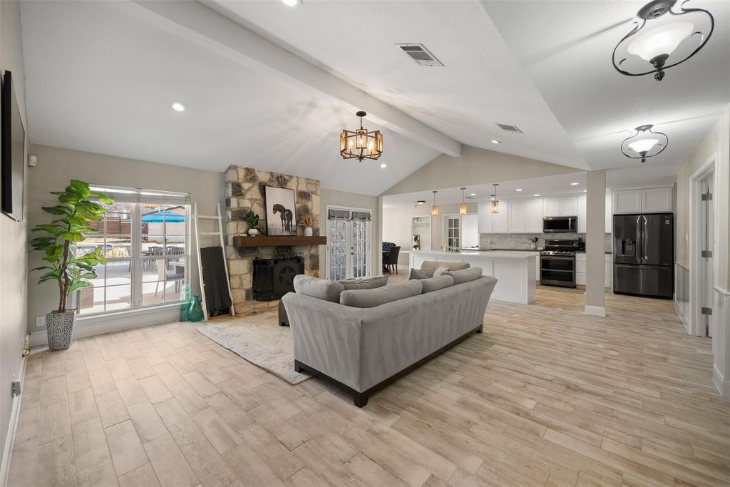 1607 Mayfield DR, Round Rock, TX 78681