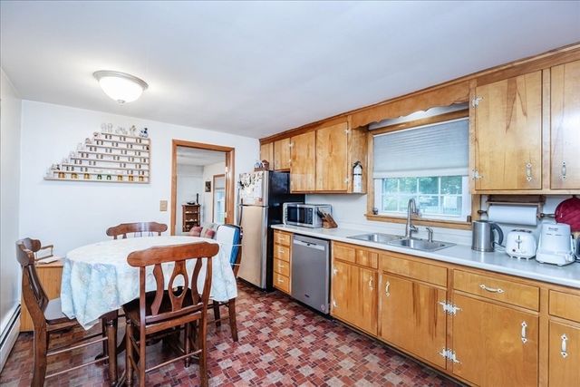 54 River St, Billerica, MA 01821