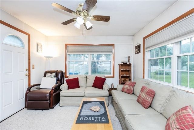 54 River St, Billerica, MA 01821