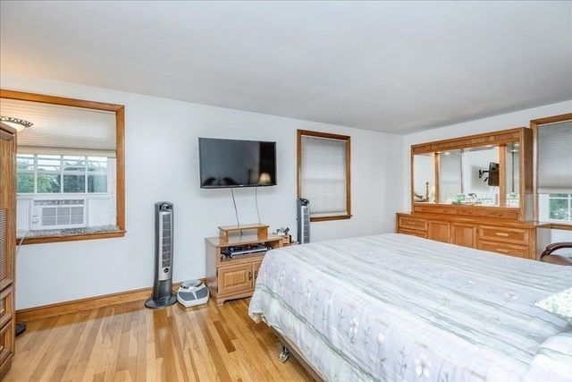 54 River St, Billerica, MA 01821