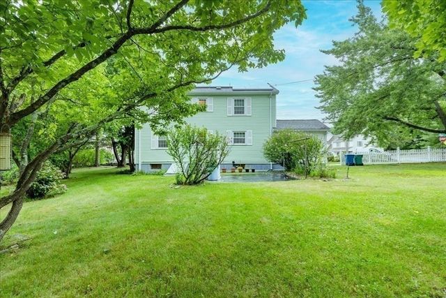 54 River St, Billerica, MA 01821