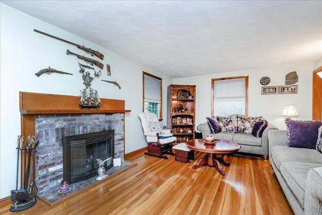 54 River St, Billerica, MA 01821