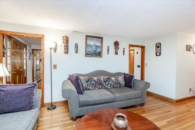54 River St, Billerica, MA 01821