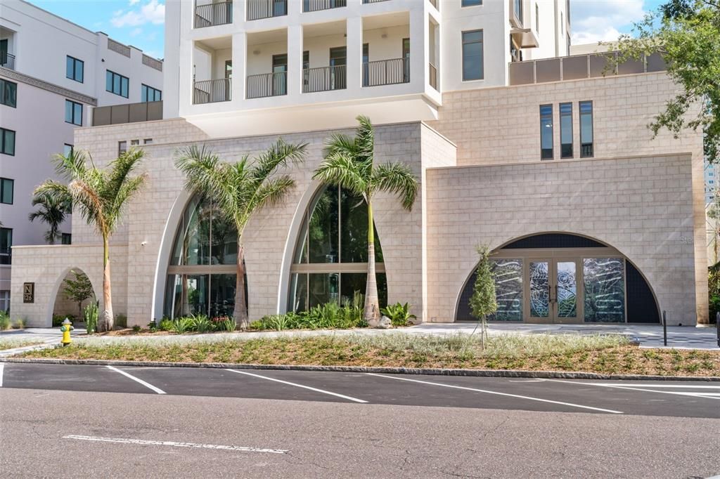 Image 1 of property listing at 126 4TH AVENUE NE 401, St Petersburg, FL 33701